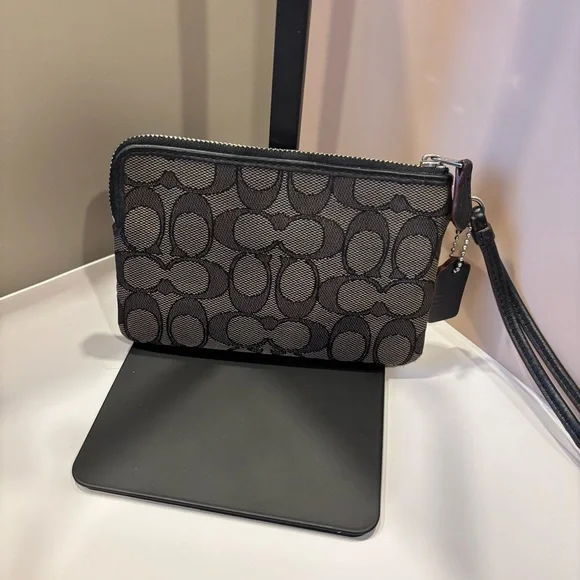 COACH Corner zip in Signature Black and Grey Wristlet - Picture 2 of 5